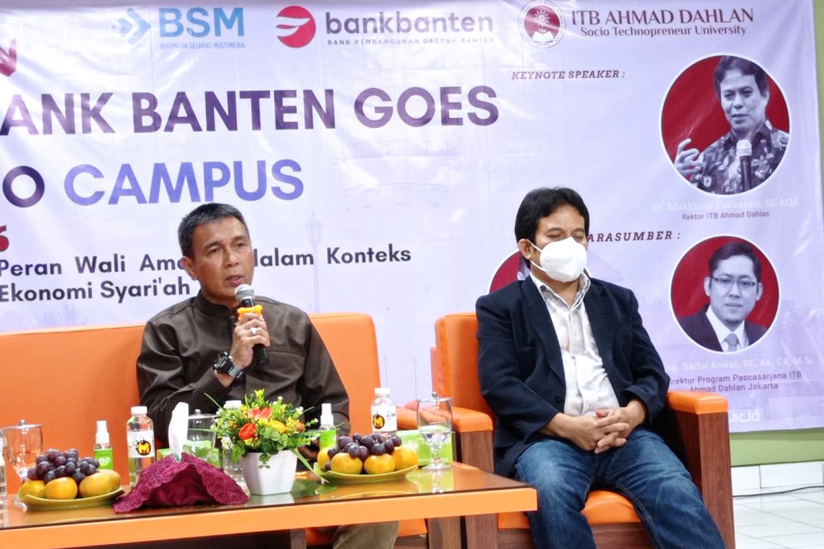 Dirut Bank Banten Paparkan Konsep Ekonomi Kerakyatan Syariah di ITB Ahmad Dahlan