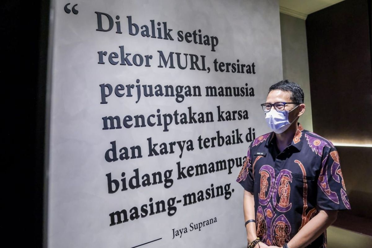 Minister Uno officiates revitalised MURI Gallery in Jakarta