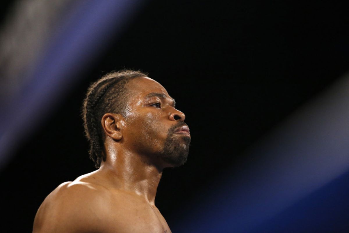 Shawn Porter putuskan pensiun usai kalah TKO dari Crawford