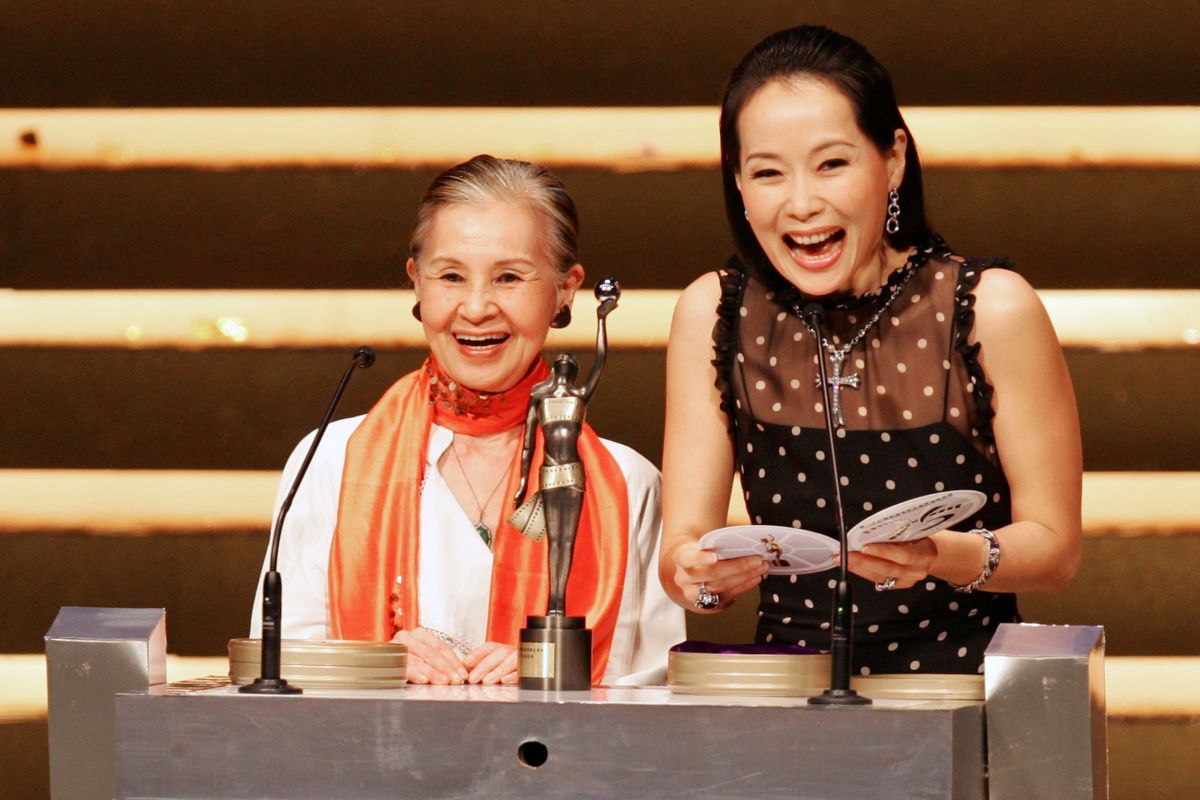 Perancang kostum asal Jepang pemenang Oscar Emi Wada tutup usia