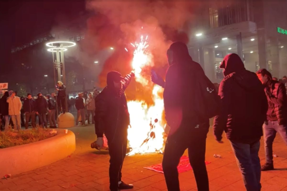 Kerusuhan terjadi di malam ketiga, bentrok karena aturan COVID-19 di Belanda