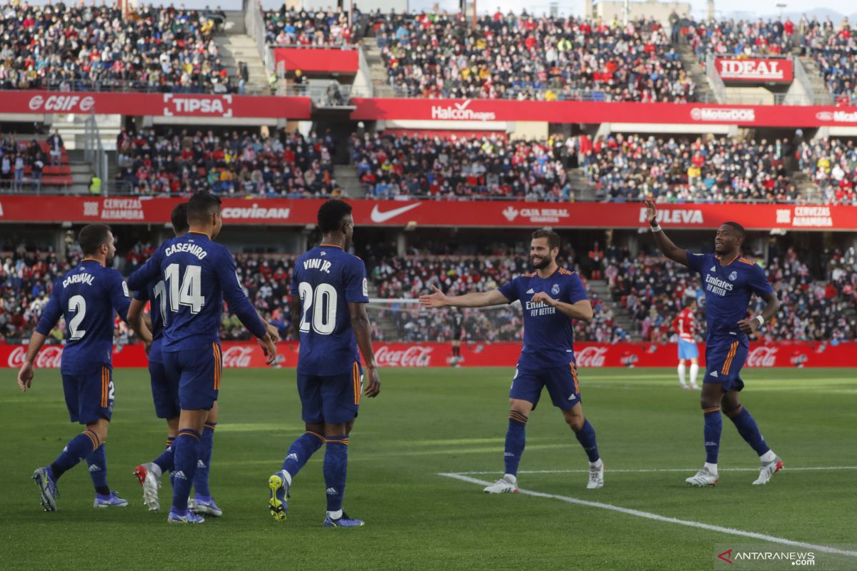 Liga Spanyol: Bungkam Granada 4-1, Madrid puncaki klasemen