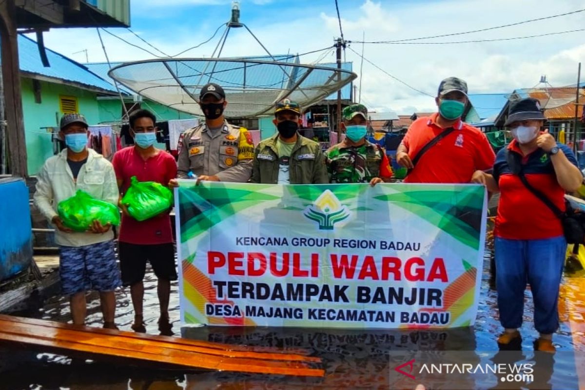 Kencana grup bantu korban banjir di Pulau Majang batas Indonesia