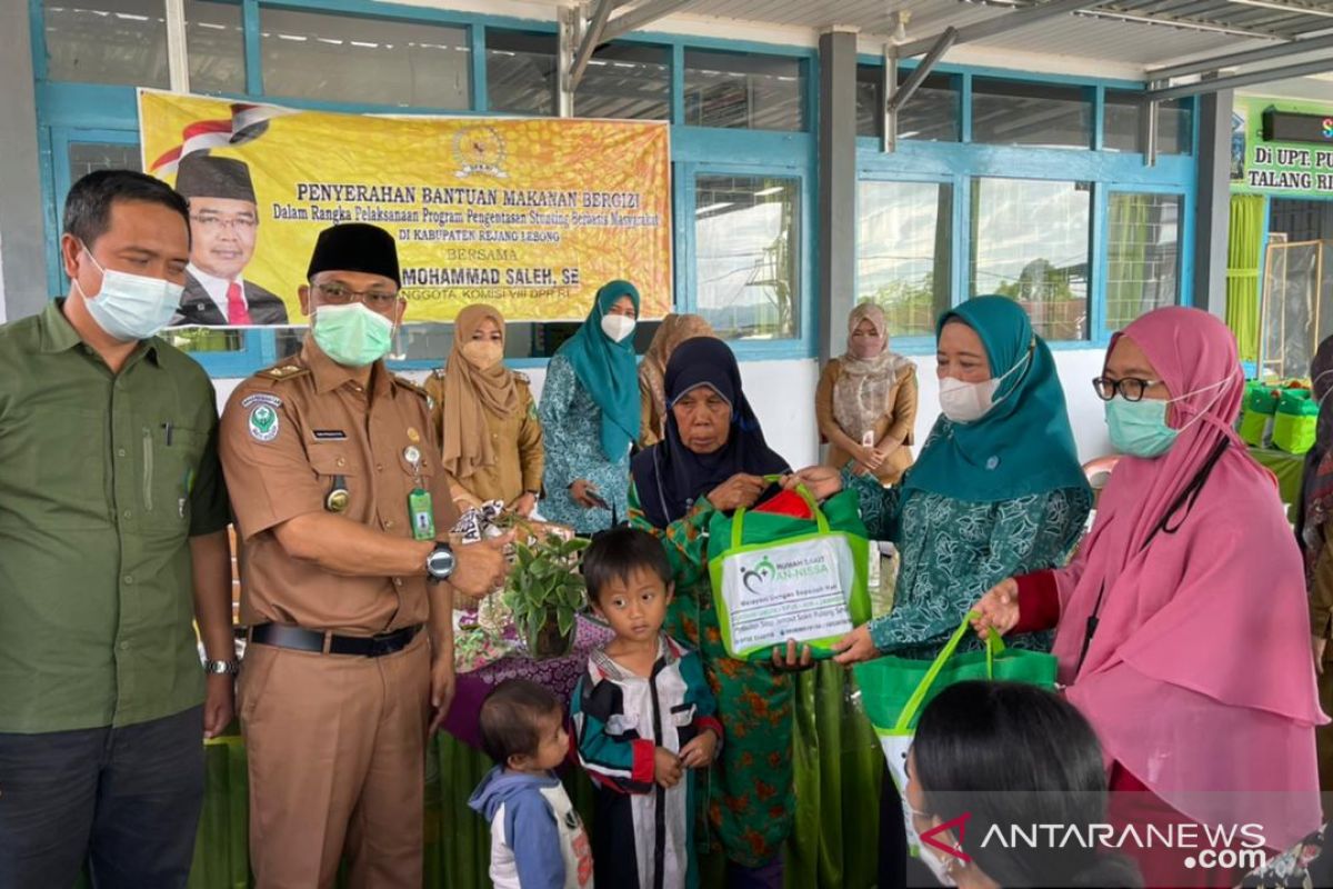 TP-PKK Rejang Lebong salurkan bantuan pencegahan stunting