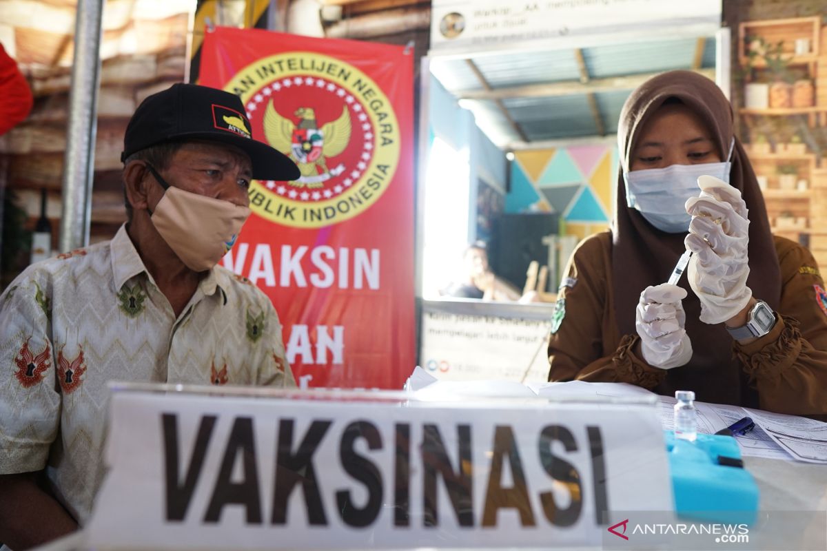 BIN Daerah Gorontalo gelar vaksinasi bagi warga lansia