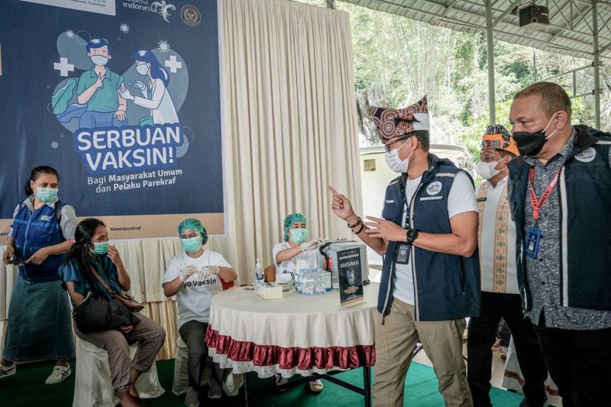 Kemenparekraf gelar vaksinasi COVID-19 bagi pelaku parekraf di Tana Toraja