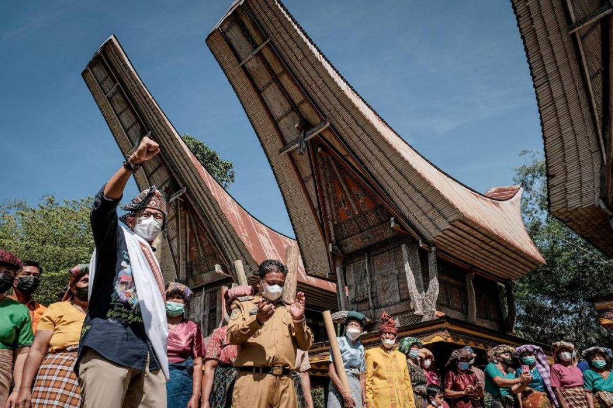 Sandiaga berharap desa wisata Lembang Nonongan Toraja jadi destinasi unggulan