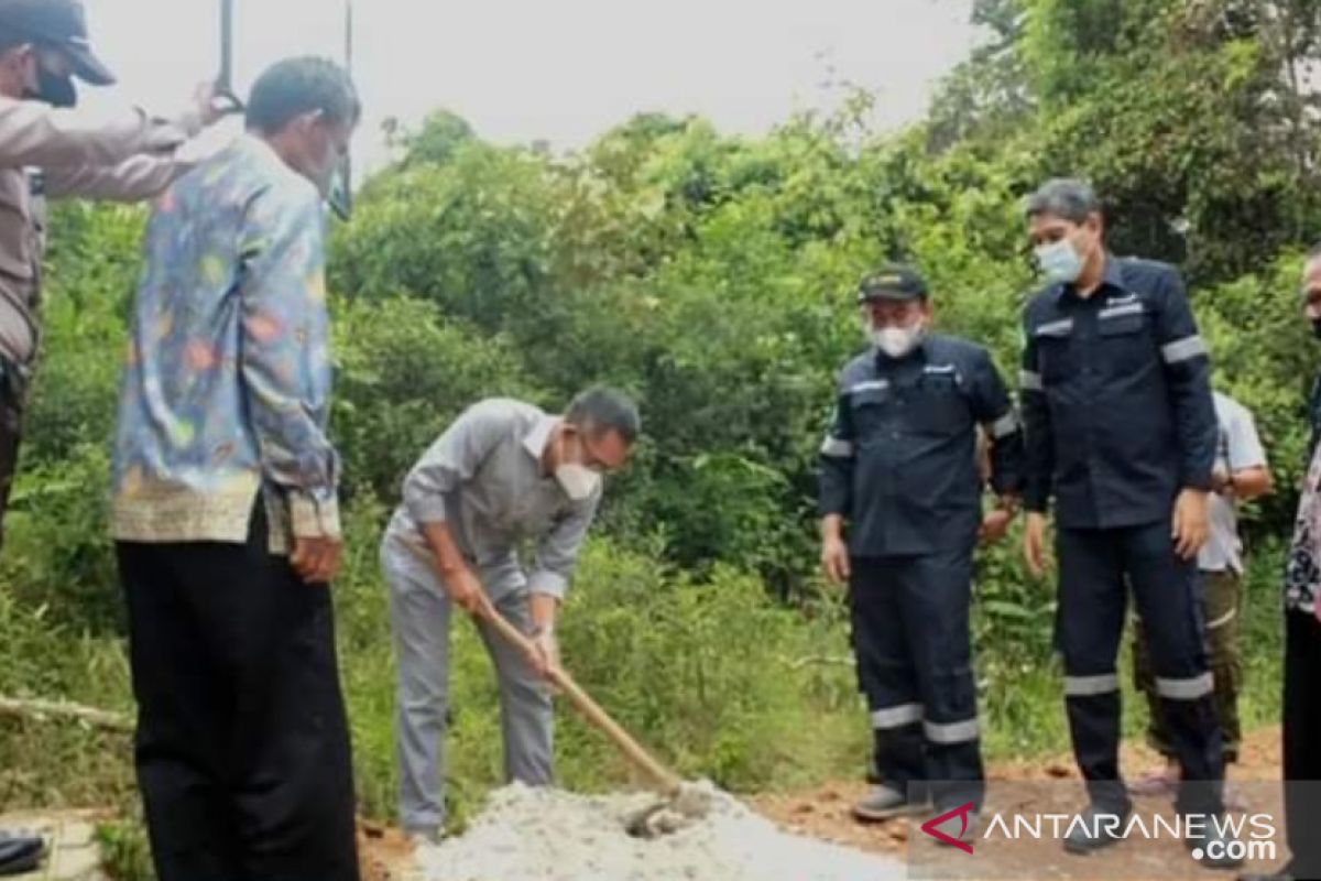 PT Timah bantu pembangunan jalan usaha tani di Bangka Barat