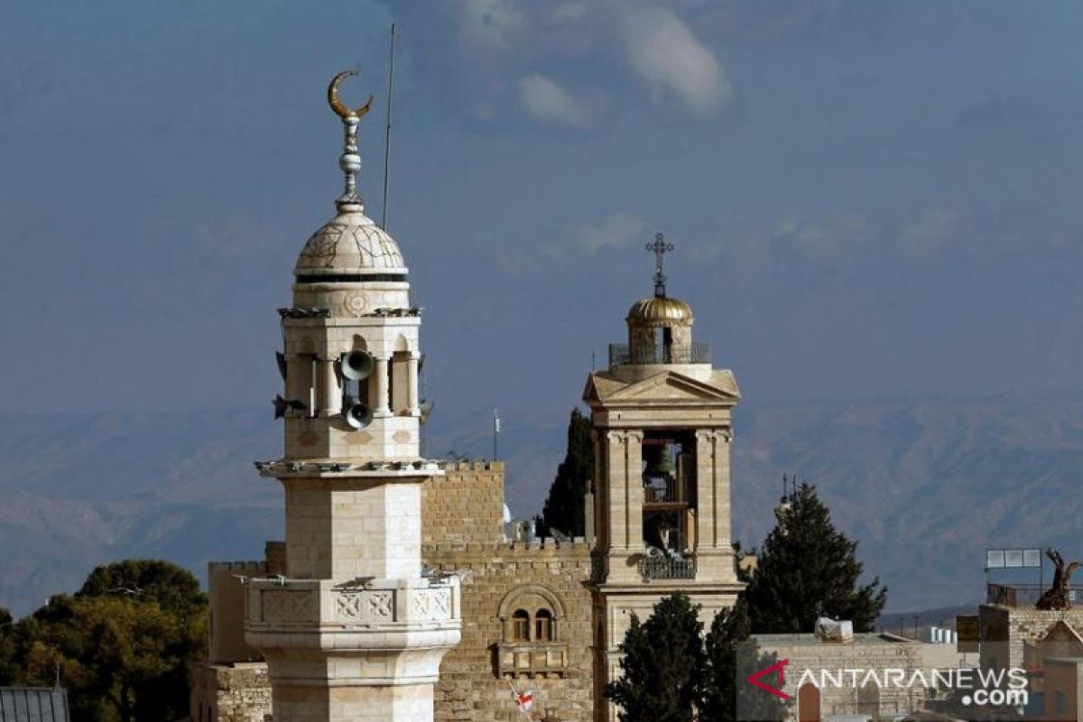 Di tengah peperangan, gereja  di Tepi Barat rayakan Paskah secara tenang