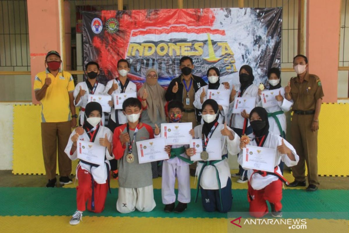 Atlet Taekwondo HSU raih 10 medali Kejurnas