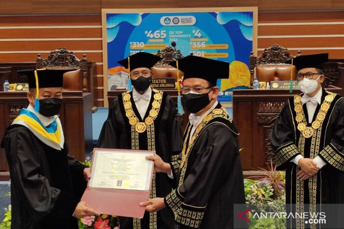 Unair beri anugerah doktor kehormatan kepada Ignasius Jonan