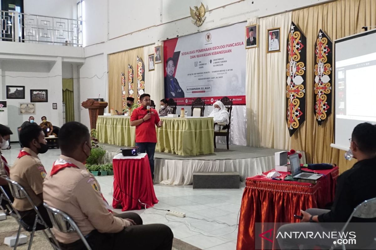 Waket DPRD Kalsel dan Wabup HSS sosialisasikan pembinaan ideologi Pancasila