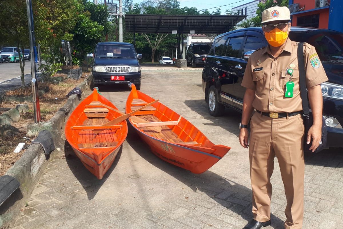 Balangan receives two boats from PT BUMA