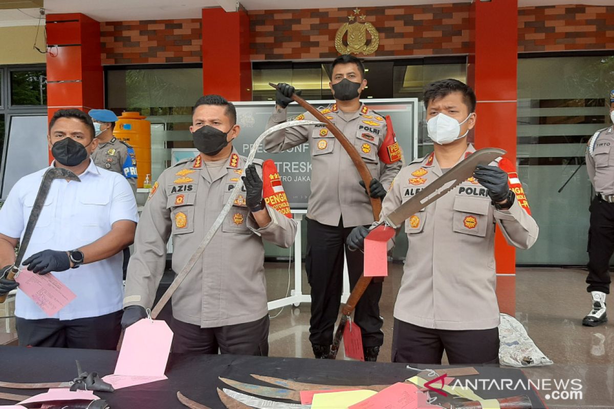 Polisi tangkap 19 pemuda terlibat tawuran di tiga lokasi