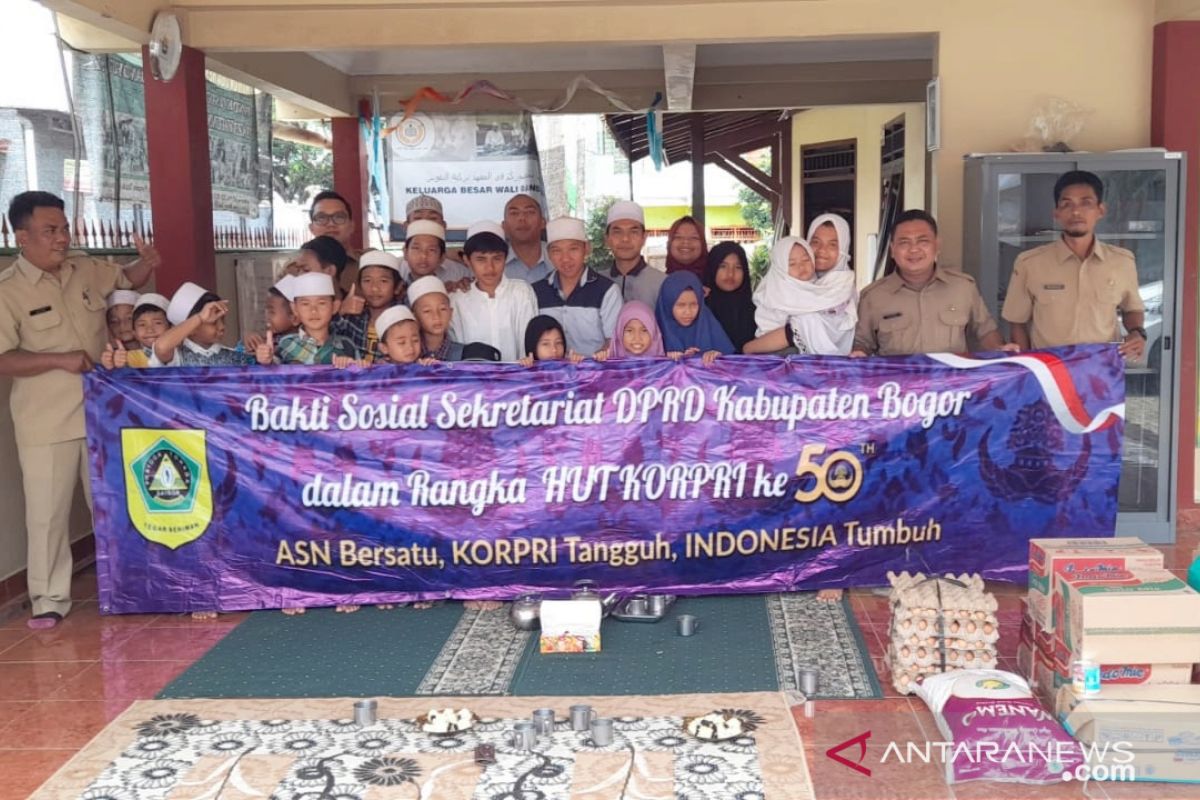 Sekretariat DPRD Bogor gelar bakti sosial di ponpes peringati HUT Korpri ke-50