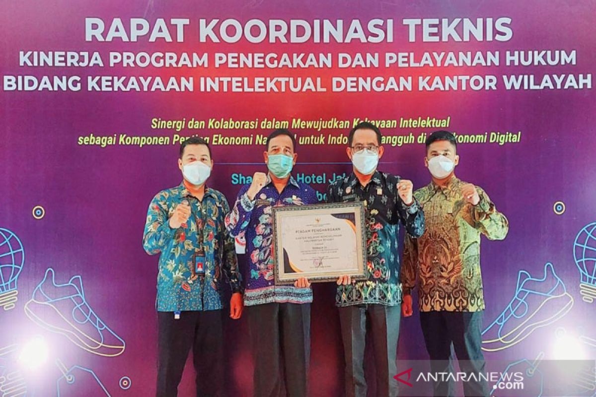 Kemenkumham Kalteng raih penghargaan kedua nasional permohonan KI