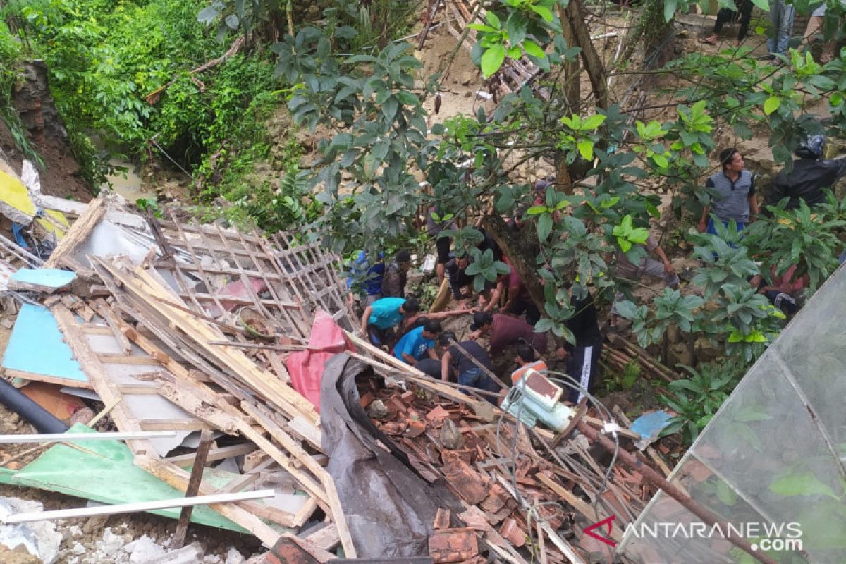 Longsor kembali telan korban di Kabupaten Sukabumi