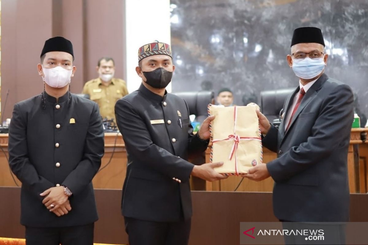 Bupati Nagan Raya ajukan RAPBK 2022 Rp1,09 triliun, fokus untuk tangani COVID-19