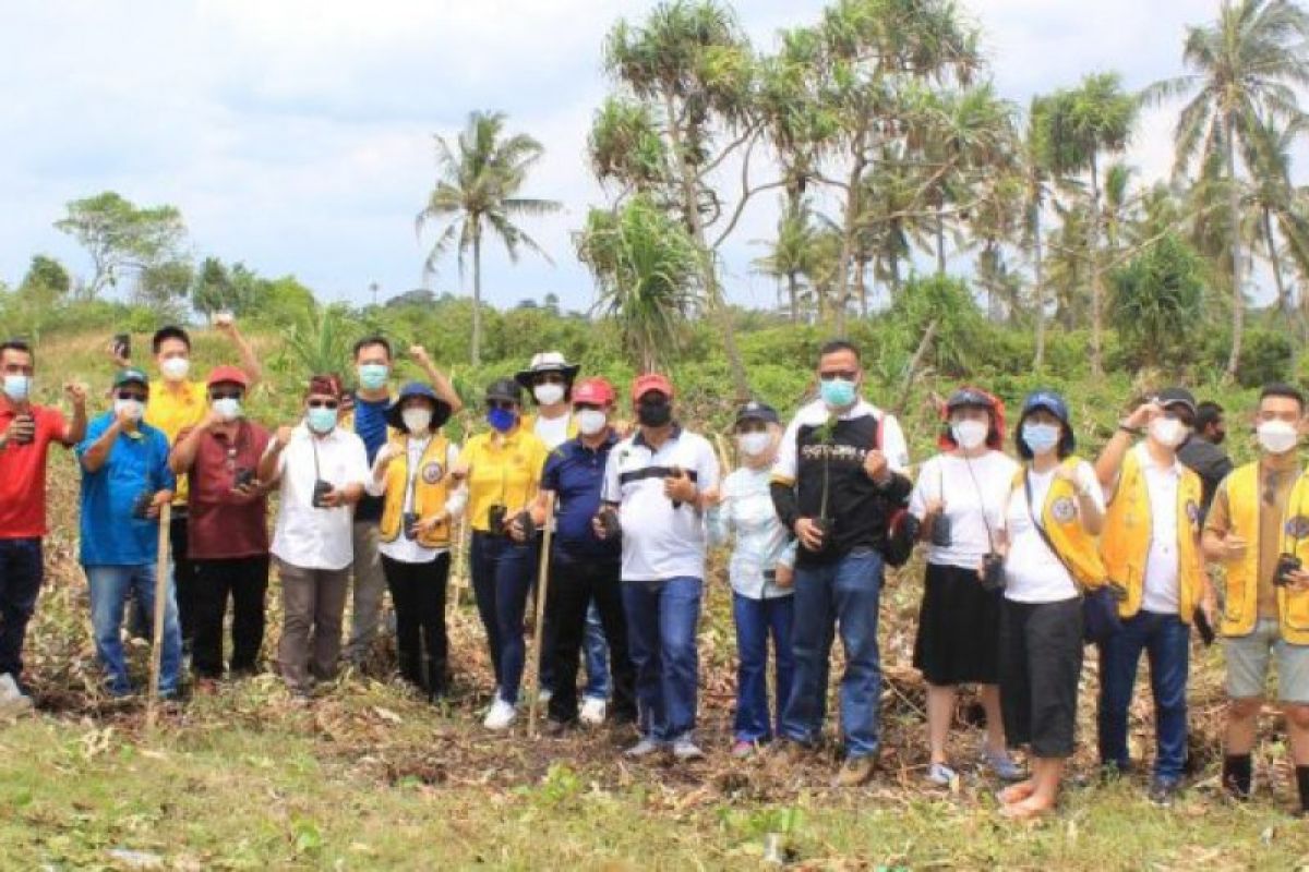 Lions Club JPJJ-PT Indonesian Evergreen tanam 1.000 pohon mangrove di Kampung Ketang