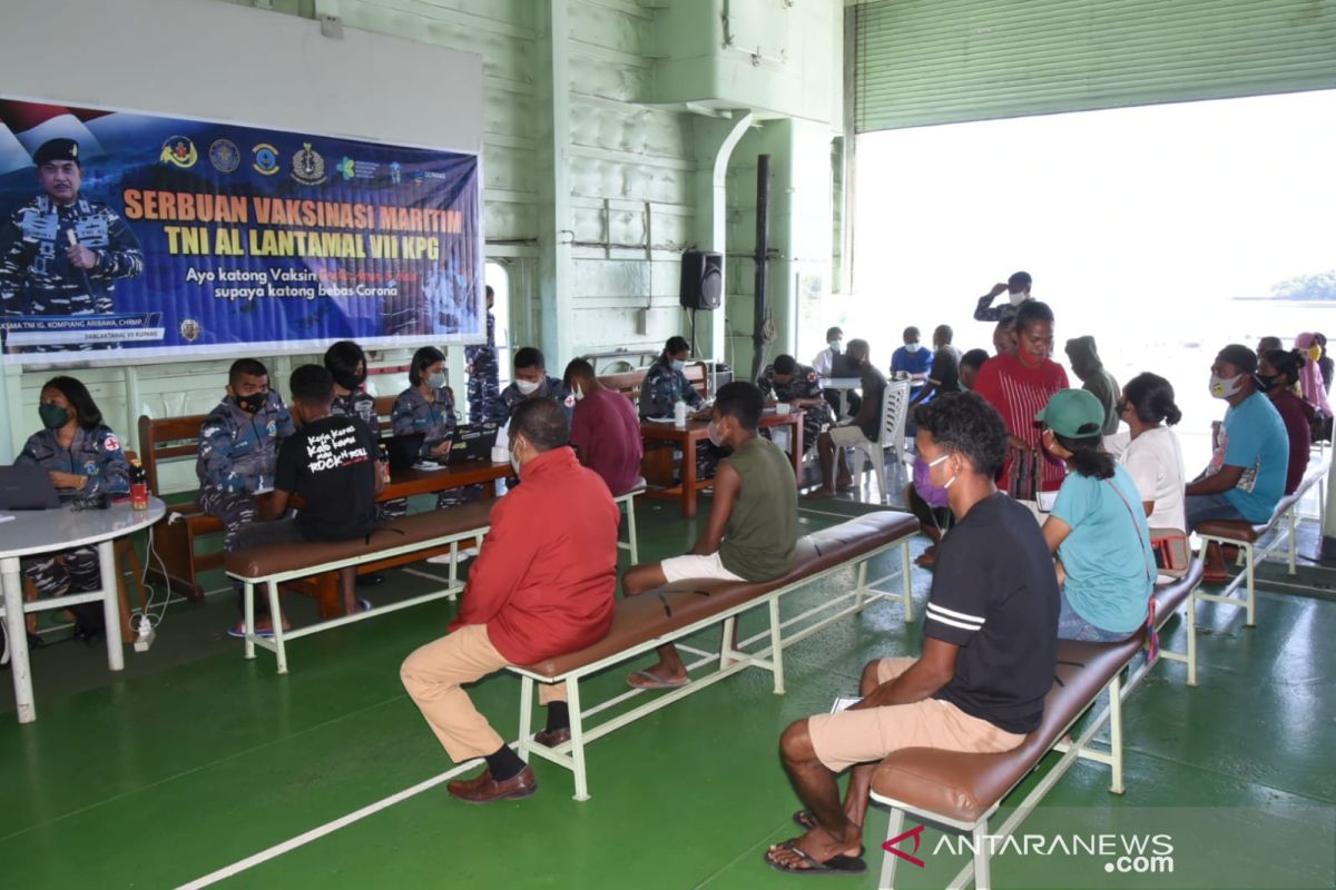 Kupang Naval Base holds mass vaccinations on outermost island