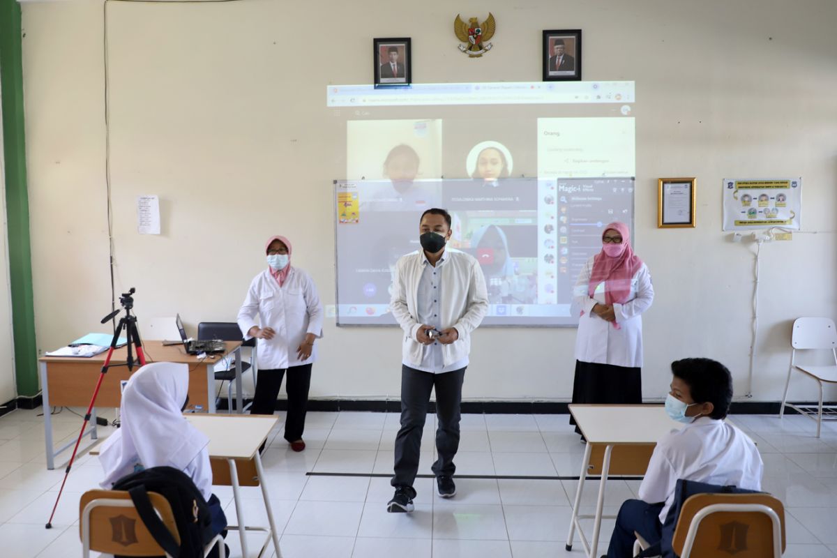 Wali Kota Eri minta sekolah di Kota Surabaya gelar PTM dengan prokes ketat