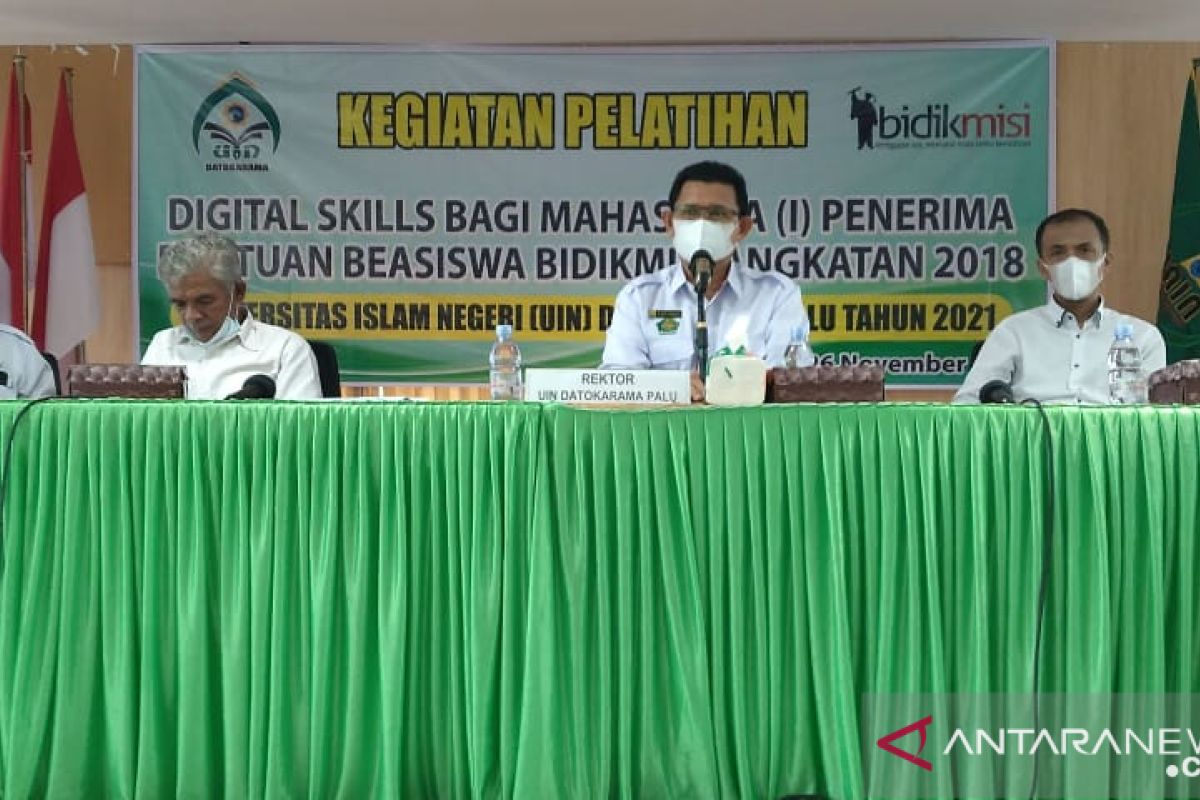 Mahasiswa UIN Palu penerima beasiswa KIP  dilatih menulis berita