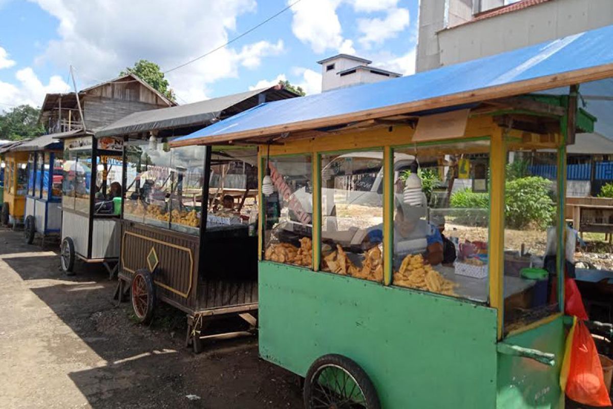 Pelaku UMKM di Bartim mengeluhkan kenaikan harga minyak goreng