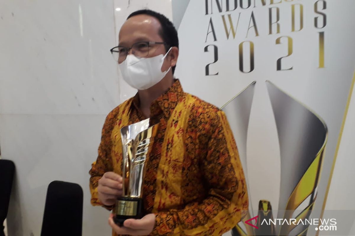 Bupati Bangka Tengah terima Anugerah Award 2021