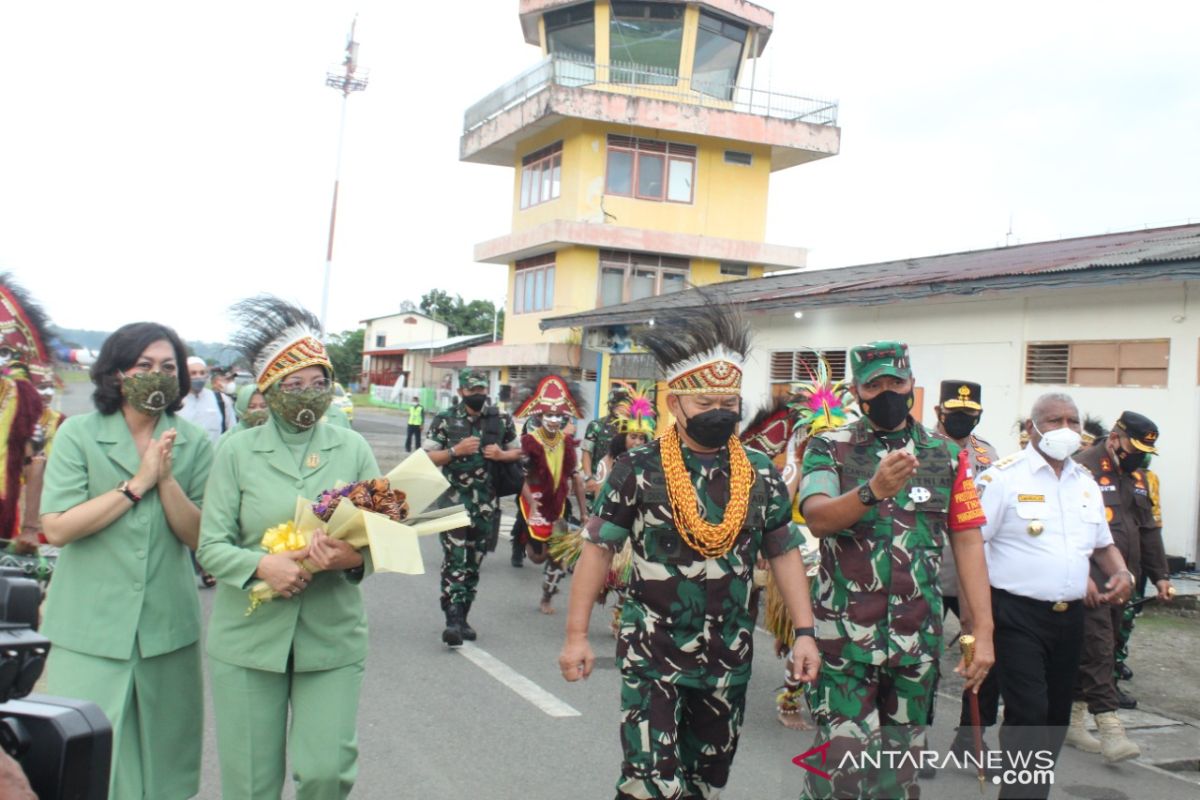 Jenderal Dudung Abdurachman kunjungan perdana di Provinsi Papua Barat