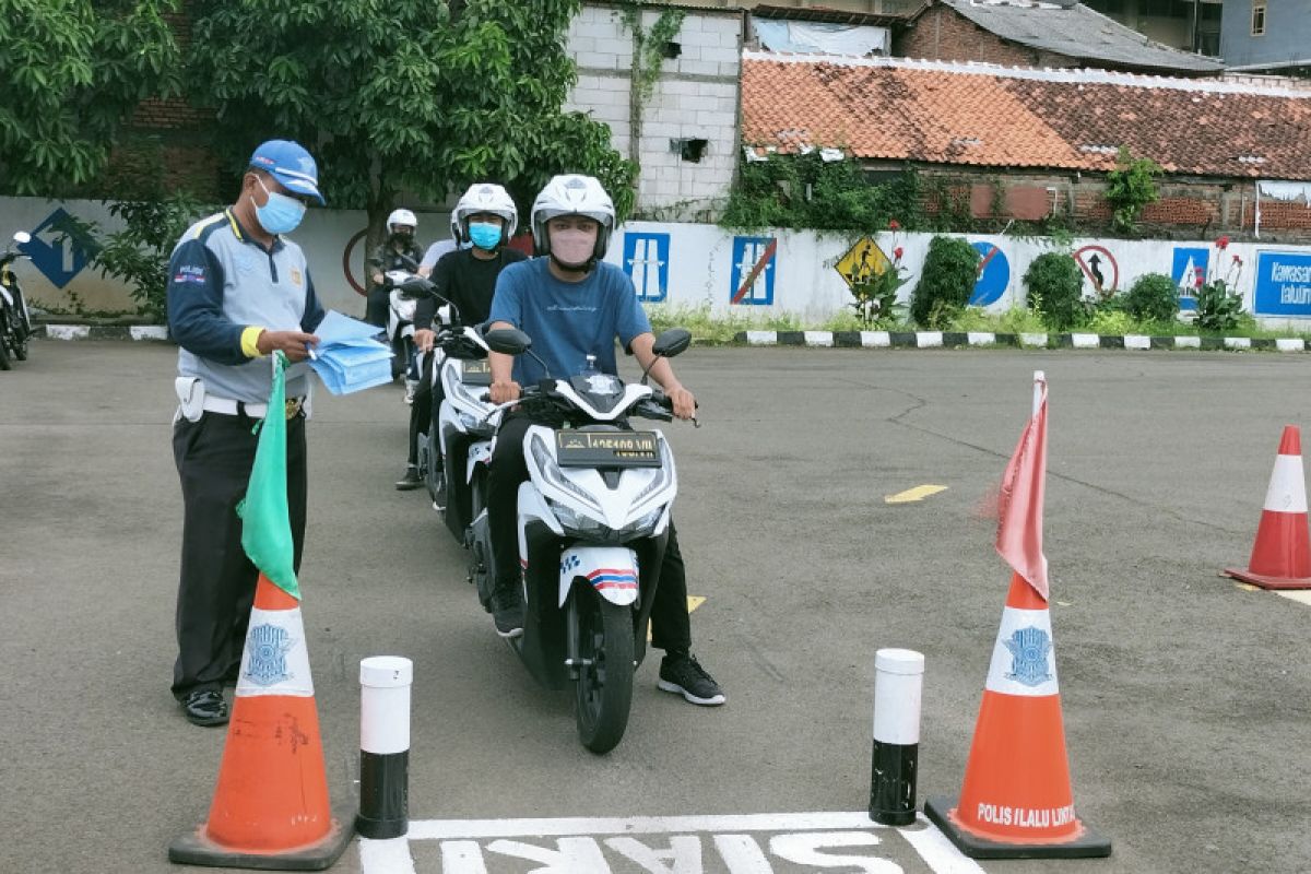 Pembuatan SIM di Satpas Daan Mogot di bawah satu jam