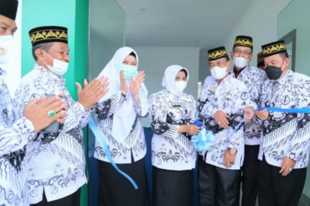 PGRI Tanjungpinang dapat gedung baru pada Hari Guru