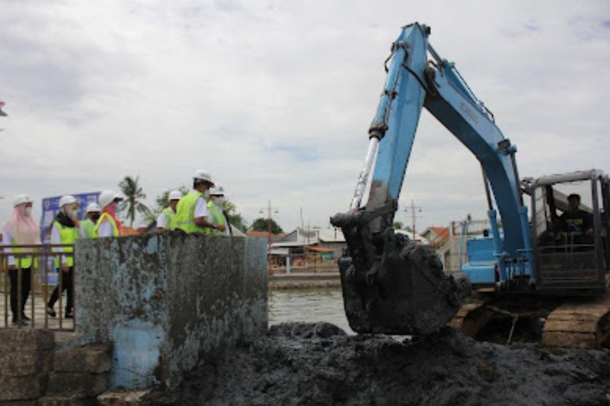 Pemkab Tangerang lakukan normalisasi Sungai Ciketapang