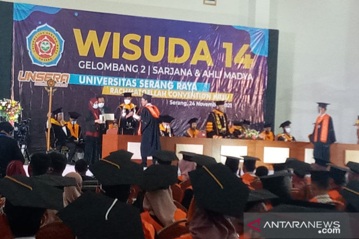 Unsera wisuda 300 lulusan, LLDIKTI minta lulusan PT mampu pecahkan masalah bangsa