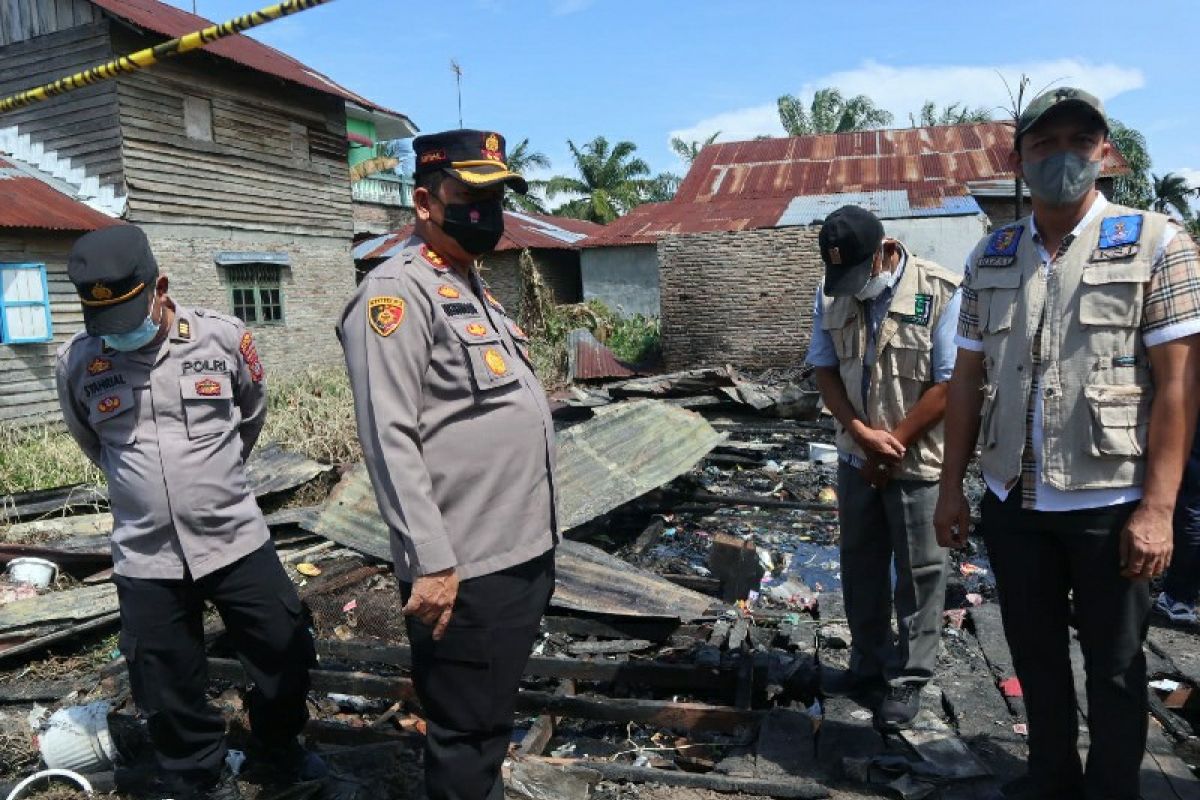 Komunitas Sedekah Jumat bangun rumah untuk korban kebakaran di Batubara