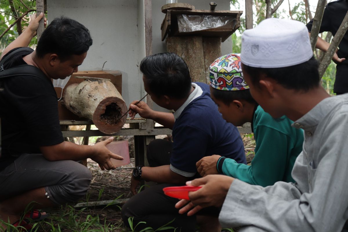 Ikuti Pelatihan, Ponpes Miftahul Ulum siap Produksi madu Kelulut