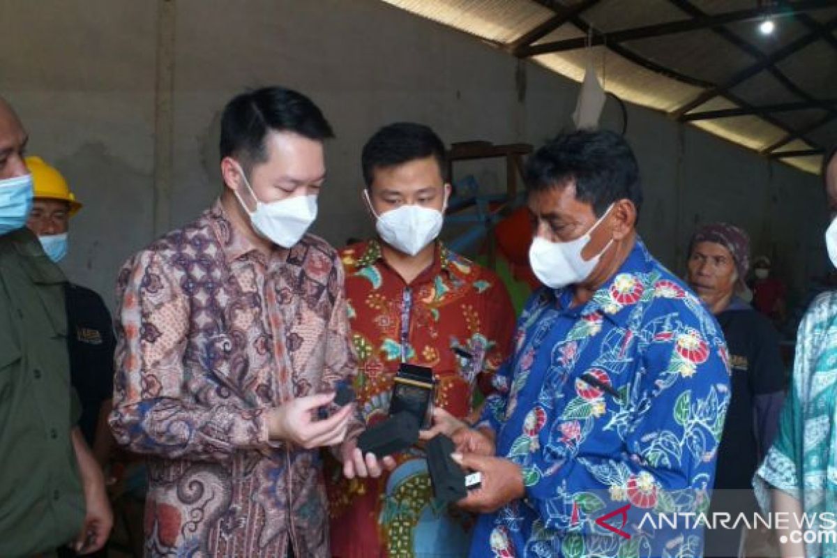 Bupati Belitung dorong briket batok kelapa tembus pasar luar negeri