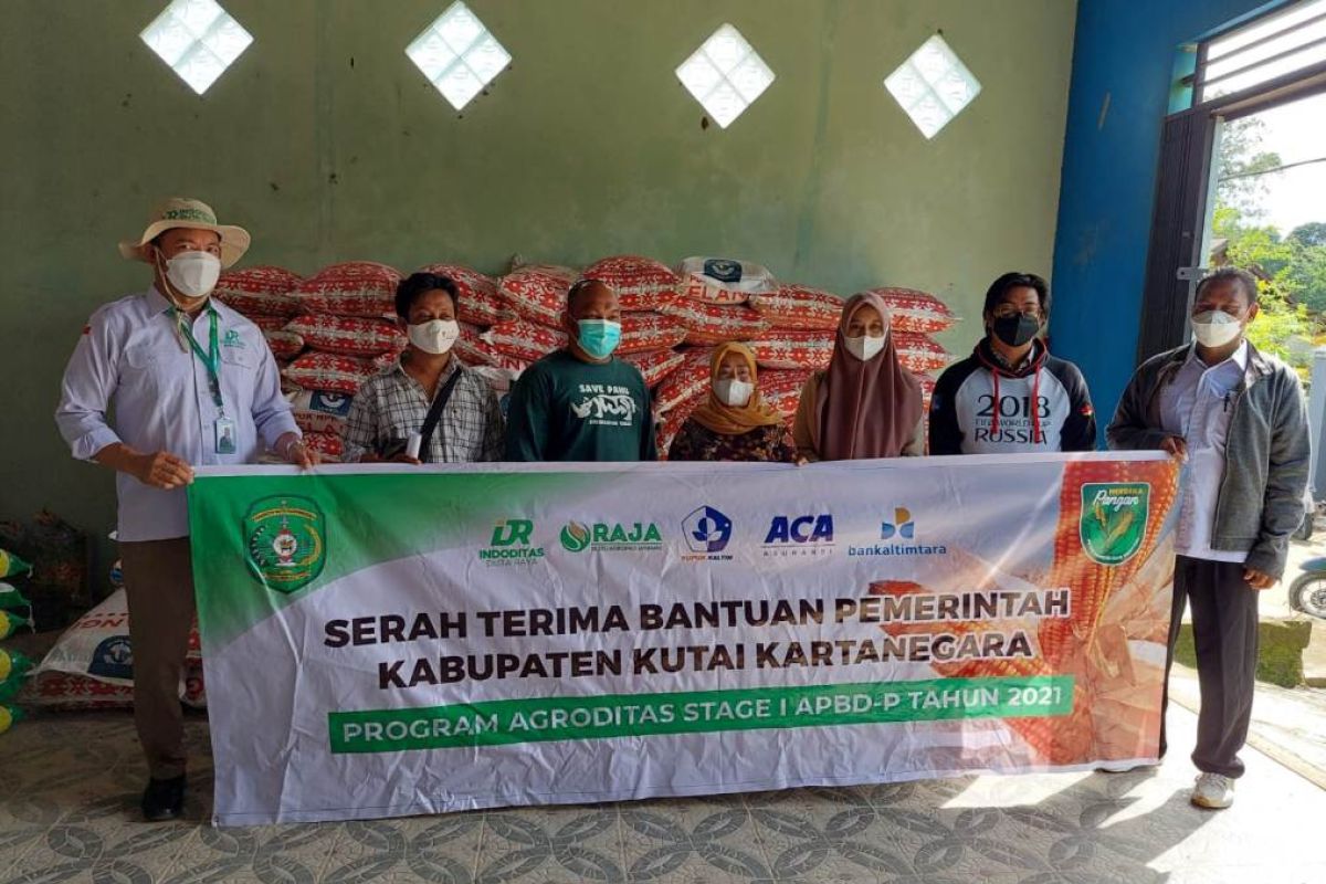 Indoditas Duta Raya distribusi pupuk dan bibit jagung untuk 20 Desa di Kukar