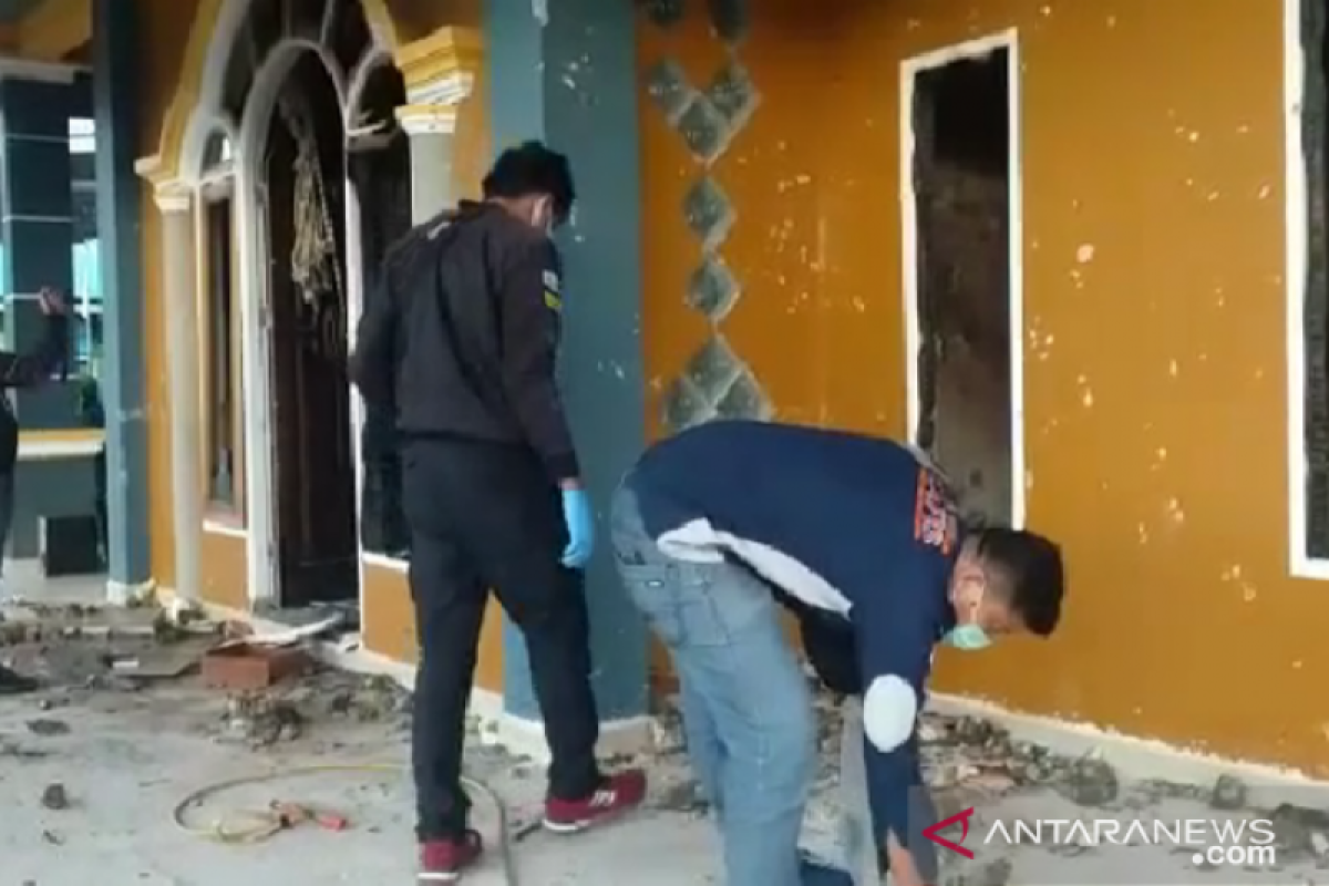 Polisi tetapkan 13 tersangka pembakaran rumah dan kendaraan di Buton