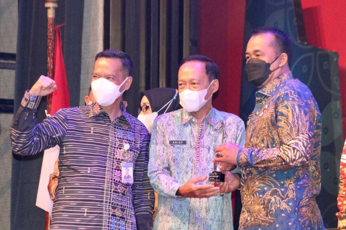 Pemkot Medan terima dua penghargaan dari Bank Indonesia
