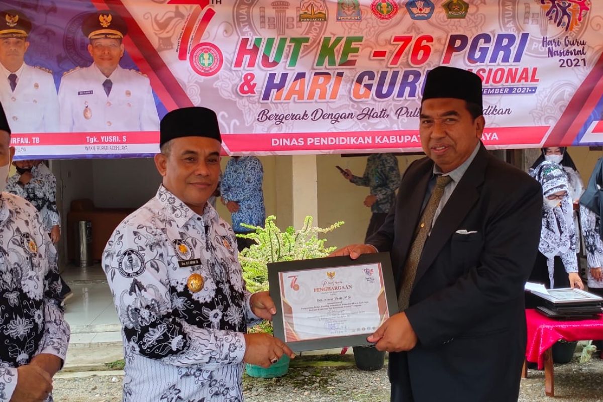 Ini komitmen bupati Aceh Jaya untuk guru