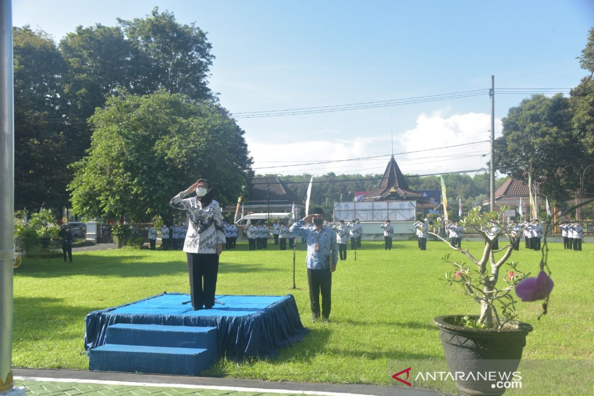 Pemkab Lumajang komitmen tingkatkan kesejahteraan guru