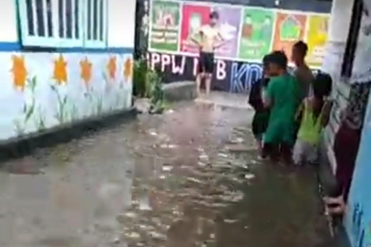 Puluhan rumah di Lombok Timur, NTB terendam banjir