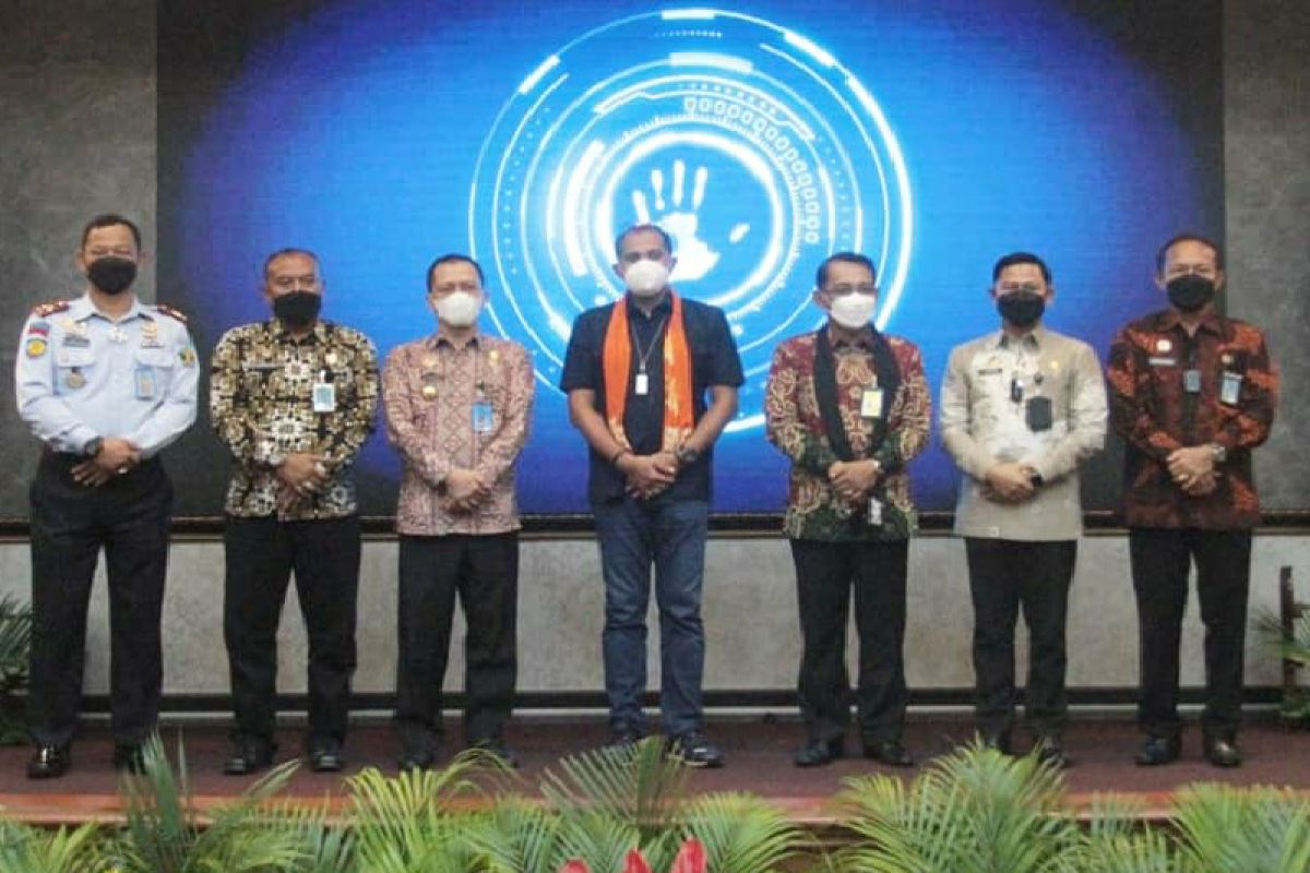 Wamenkumham resmikan inovasi SIHAMDU dan SILAK milik Kemenkumham Jateng