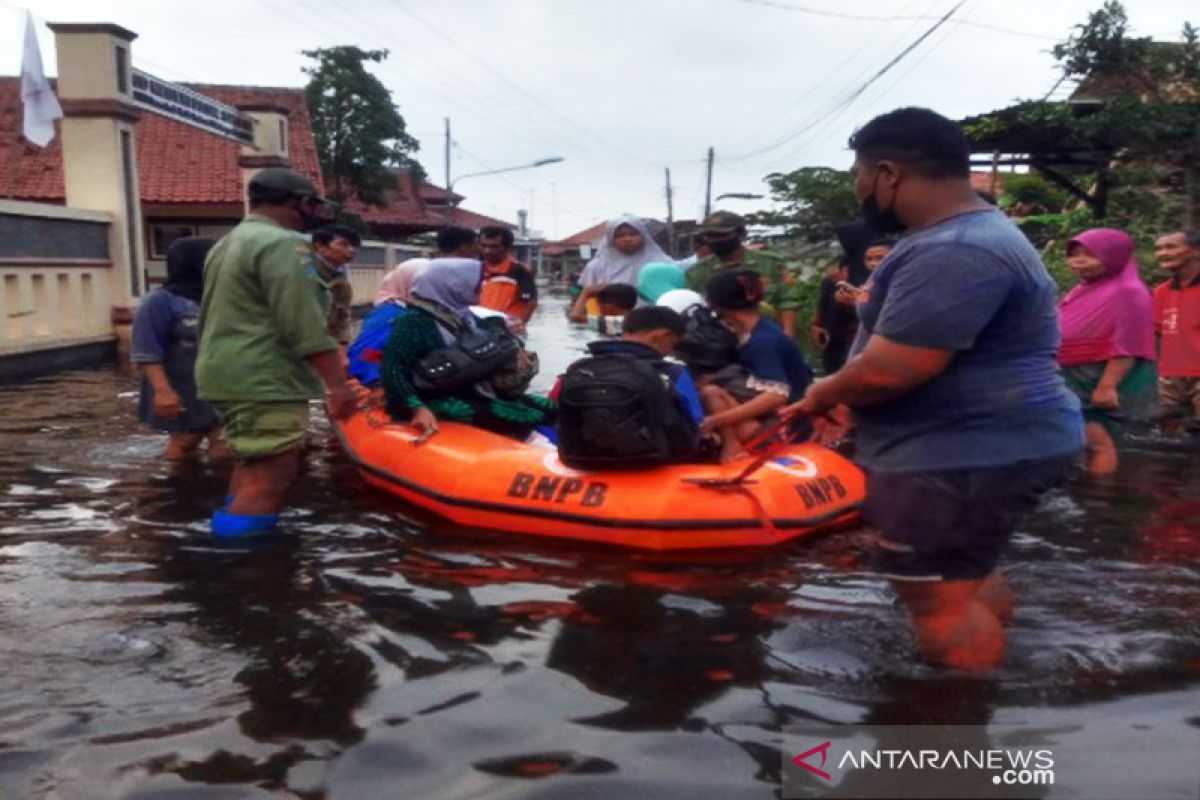 Pemkot Pekalongan lakukan pemenuhan layanan dasar pengungsi banjir