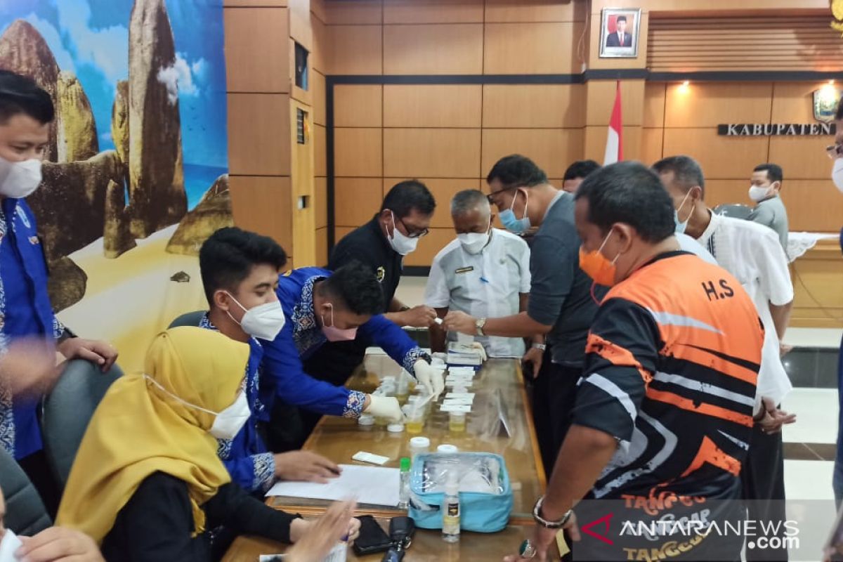BNNK lakukan pemeriksaan urine ASN di Belitung