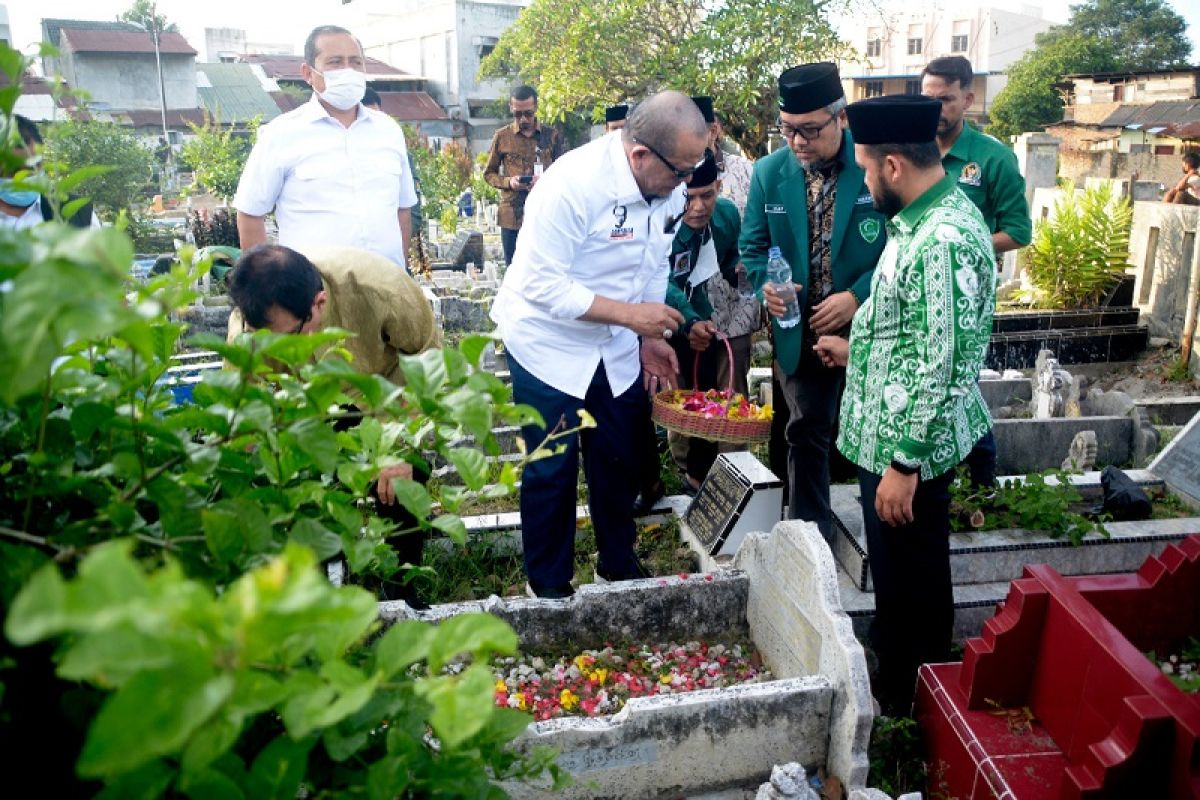 Ketua DPD RI ziarah ke makam pendiri Al Washliyah