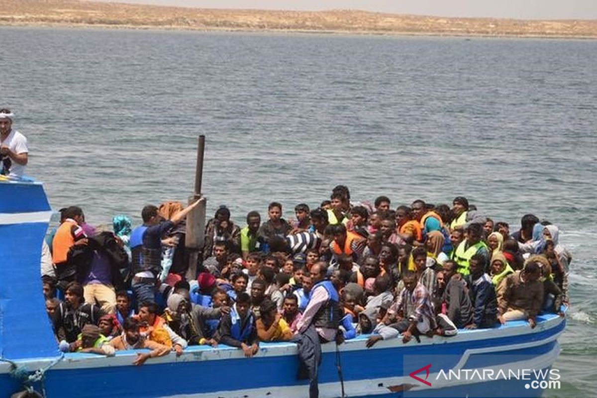 Angkatan Laut Tunisia selamatkan 487 migran dari kapal sarat beban