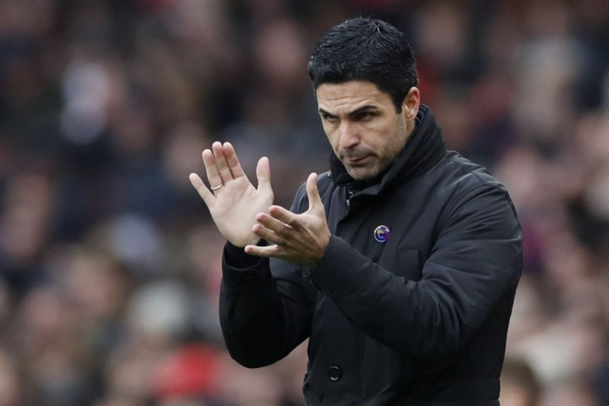 Arteta tak bisa pimpin Arsenal hadapi  Man City karena COVID-19