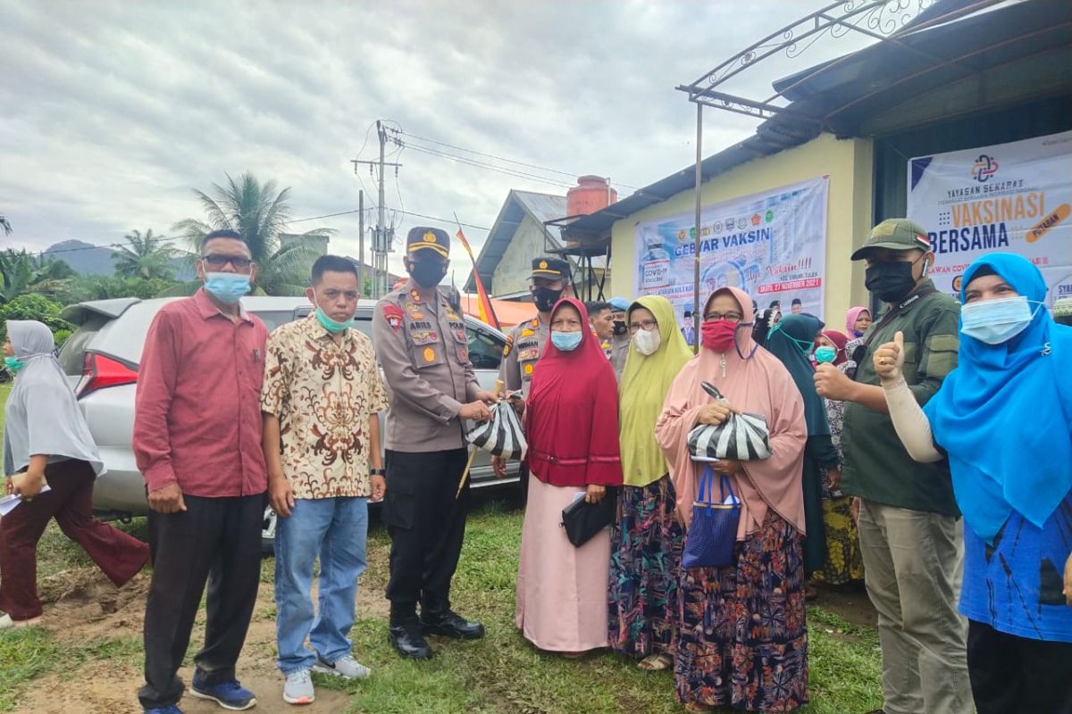 1.292 warga jalani vaksinasi COVID-19 di Gunung Tuleh  Pasaman Barat