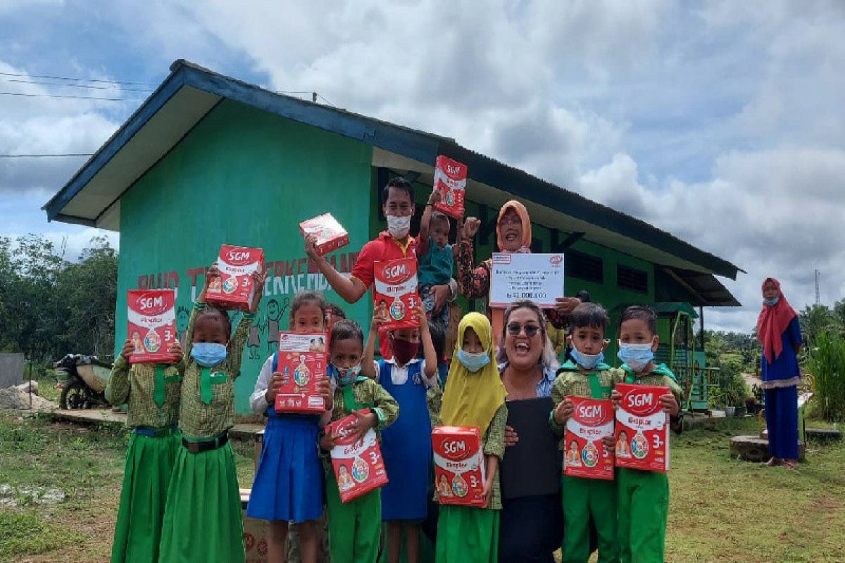 Hari Guru, SGM Eksplor dan Alfamart bangun gedung PAUD dan bantuan guru